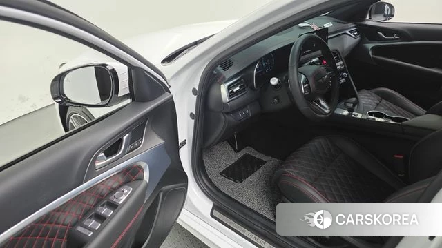 Genesis The New G70 2023 Белый из Кореи, фото 2