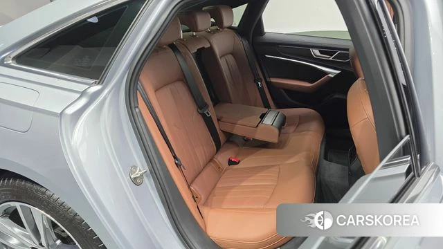 Audi A6 (C8) 2023 Серебряный из Кореи, фото 2