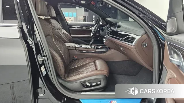 BMW 7 Series (G11) 2020 Черный из Кореи, фото 2