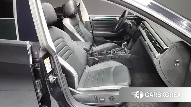 Volkswagen Arteon 2022 Черный из Кореи, фото 2