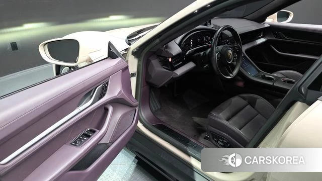 Porsche Taycan 2023 Розовый из Кореи, фото 2