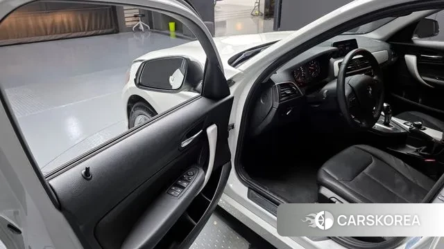 BMW 1 Series (F20) 2019 Белый из Кореи, фото 2