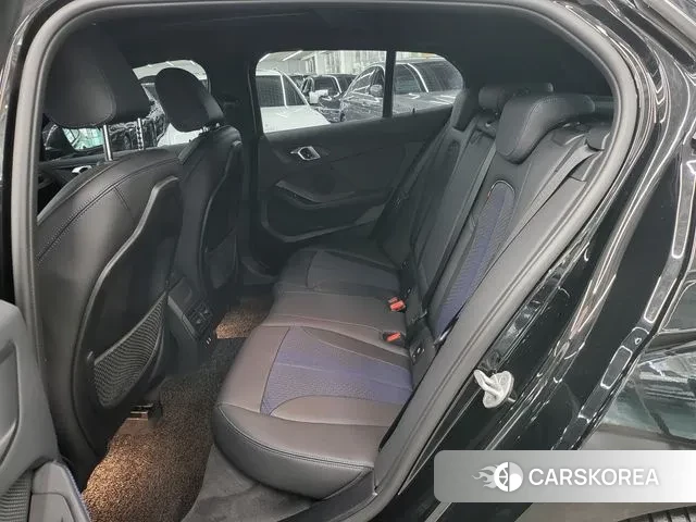 BMW 1 Series (F40) 2024 Черный из Кореи, фото 2