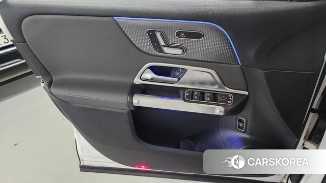 Mercedes-Benz EQB X243 2023 Белый из Кореи, фото 2