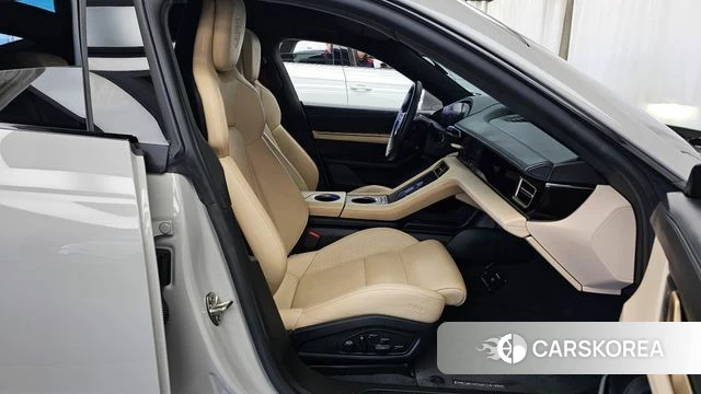 Porsche Taycan 2022 Жемчужный цвет из Кореи, фото 2