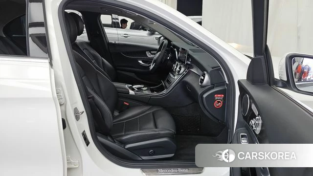 Mercedes-Benz C-Class W205 2019 Белый из Кореи, фото 2