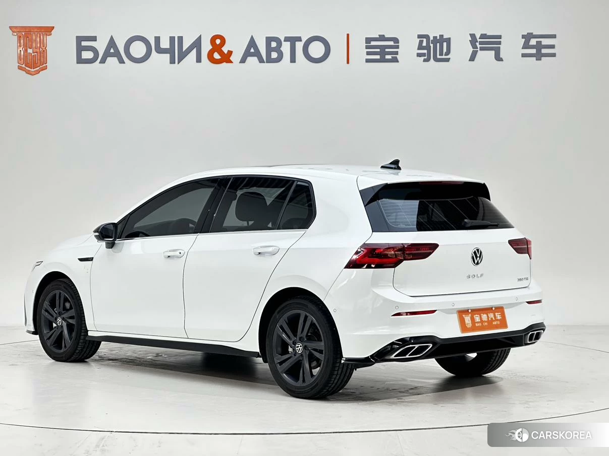 Volkswagen Golf 2022 Белый из Китая, фото 2