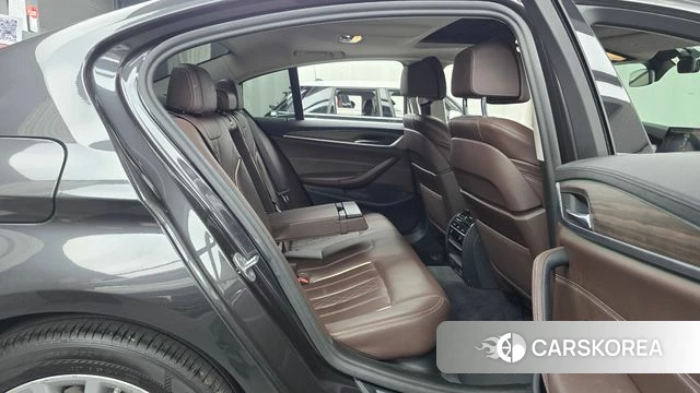 BMW 5 Series (G30) 2019 Серый из Кореи, фото 2