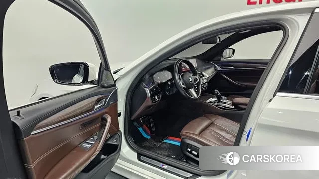 BMW 5 Series (G30) id 3493949 из Кореи 2