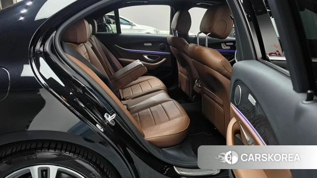 Mercedes-Benz E-Class W213 2023 Черный из Кореи, фото 2