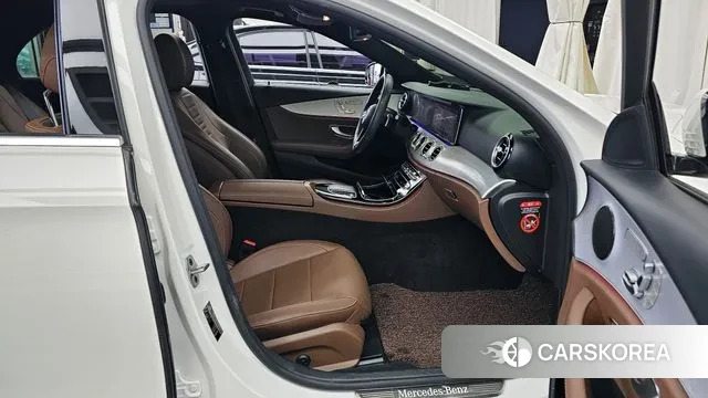 Mercedes-Benz E-Class W213 2020 Белый из Кореи, фото 2