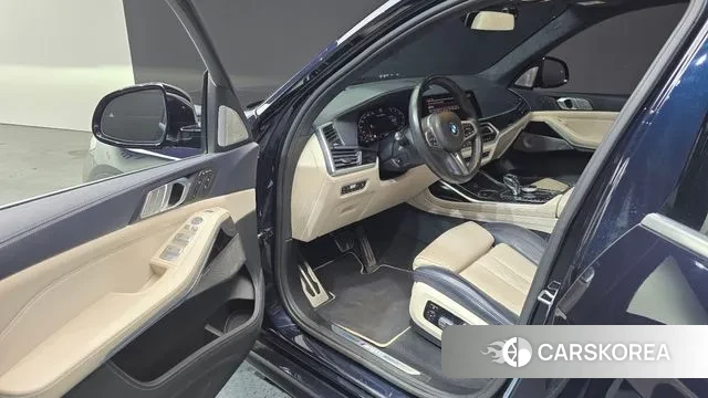 BMW X7 (G07) 2020 Черный из Кореи, фото 2