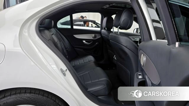 Mercedes-Benz C-Class W205 2018 Белый из Кореи, фото 2