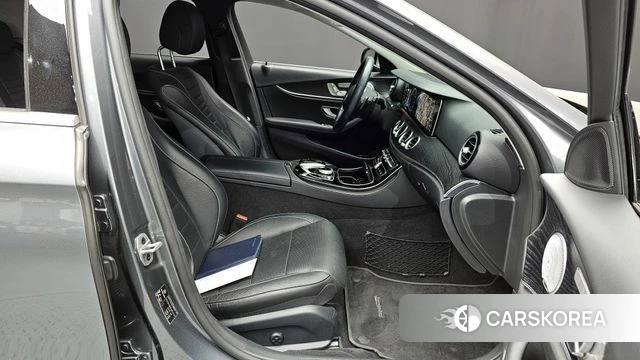 Mercedes-Benz E-Class W213 2020 Серый из Кореи, фото 2