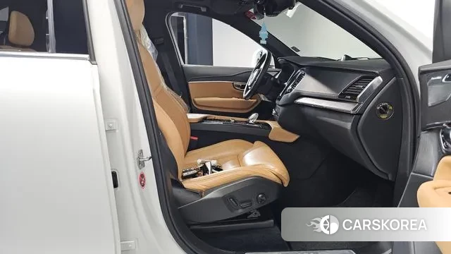 Volvo XC90 second Generation 2021 Белый из Кореи, фото 2