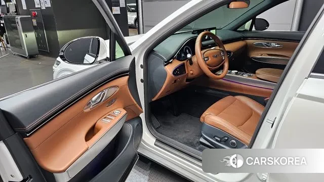 Genesis GV70 2023 Белый из Кореи, фото 2