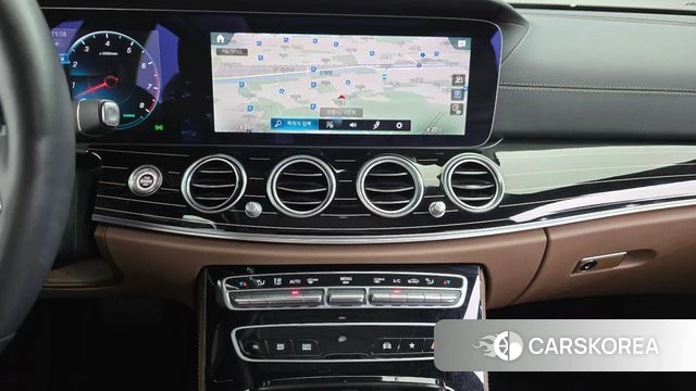 Mercedes-Benz E-Class W213 2021 Черный из Кореи, фото 2