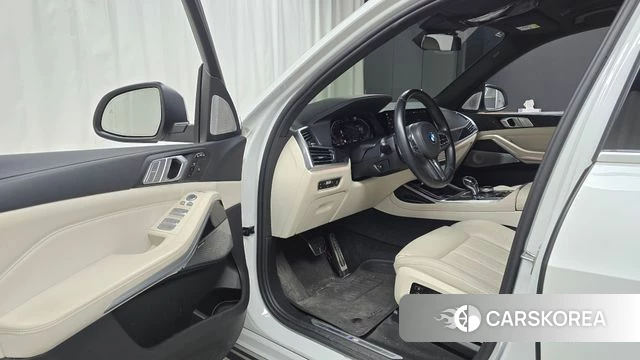 BMW X7 (G07) 2021 Белый из Кореи, фото 2