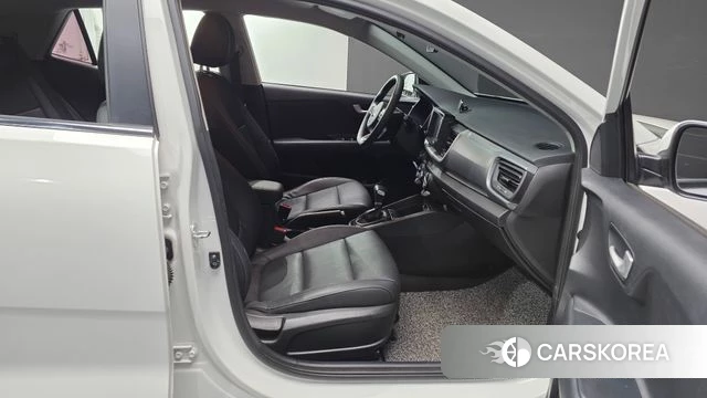 Kia Stonic 2018 Белый из Кореи, фото 2