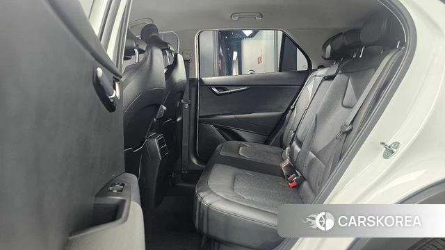 Kia Di Ol Nu Niro 2023 Белый из Кореи, фото 2