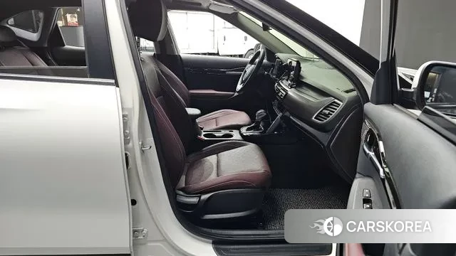 Kia Seltos 2021 Белый из Кореи, фото 2