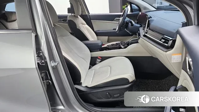 Kia Sportage 5th Generation Hybrid 2021 Серебристо-серый из Кореи, фото 2