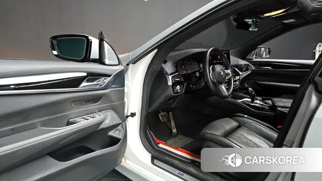 BMW 6 Series GT (G32) 2022 Серебристо-серый из Кореи, фото 2