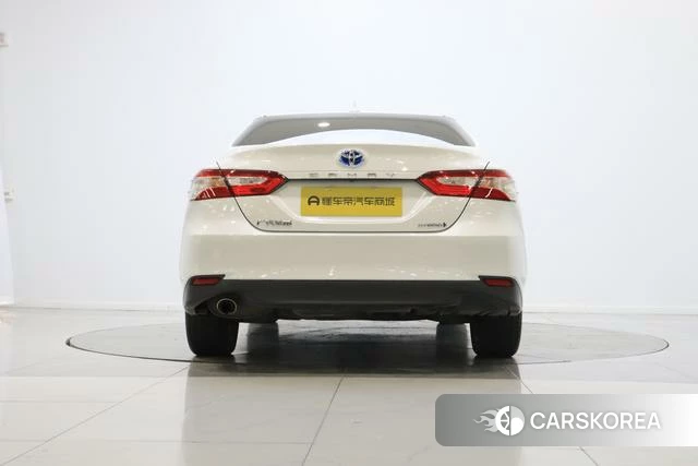 Toyota Camry 2022 Белый из Китая, фото 2