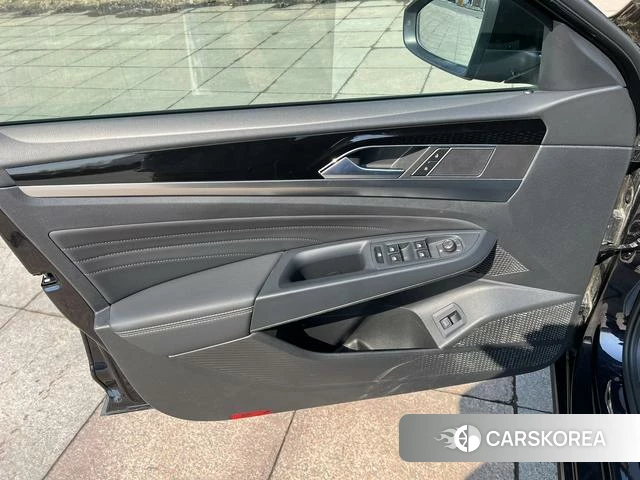 Volkswagen Passat 2022 Черный из Китая, фото 2