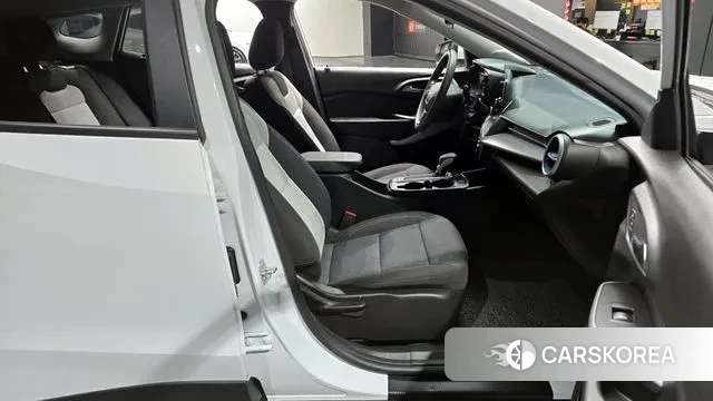 Chevrolet (GM Daewoo) Trax Crossover 2023 Белый из Кореи, фото 2