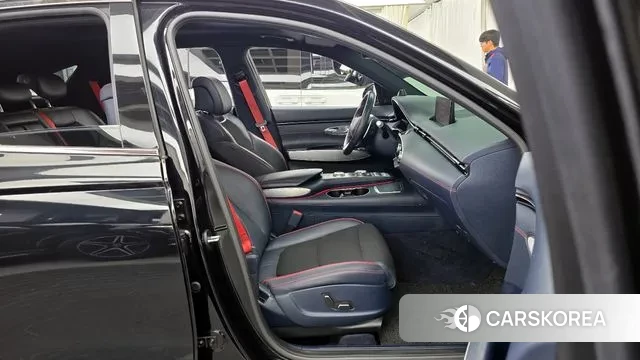 Genesis GV70 2021 Черный из Кореи, фото 2