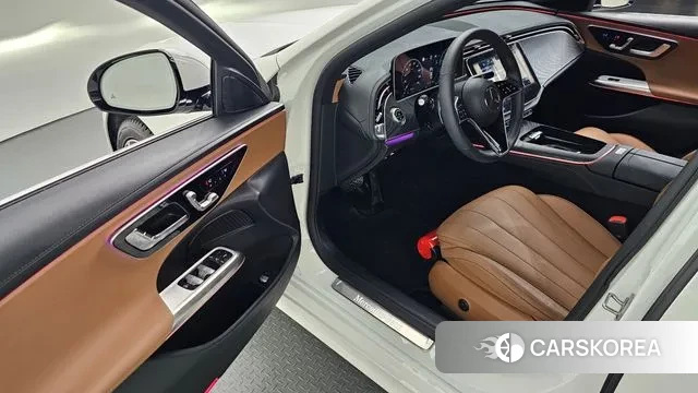 Mercedes-Benz E-Class W214 2025 Белый из Кореи, фото 2