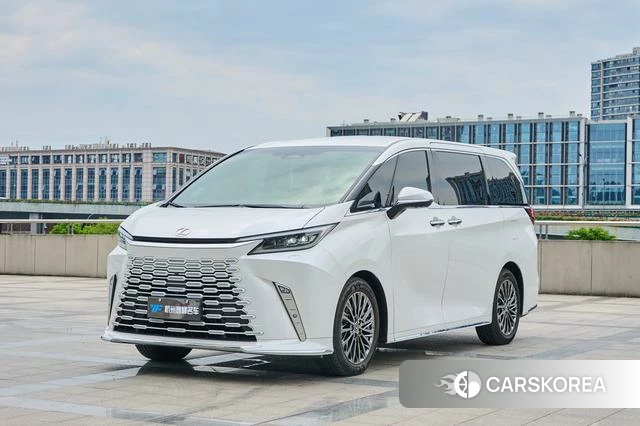 Lexus LM 2024 Белый из Китая, фото 2