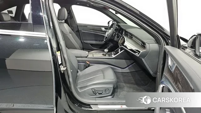 Audi A6 (C8) 2023 Черный из Кореи, фото 2