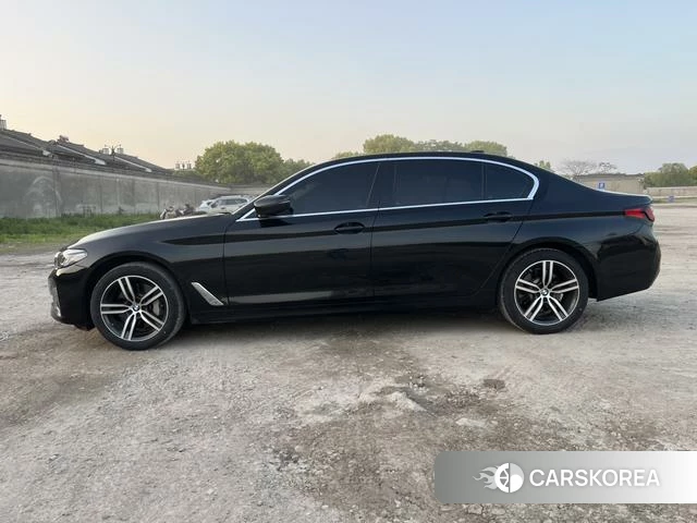 BMW 5 series 2021 Черный из Китая, фото 2
