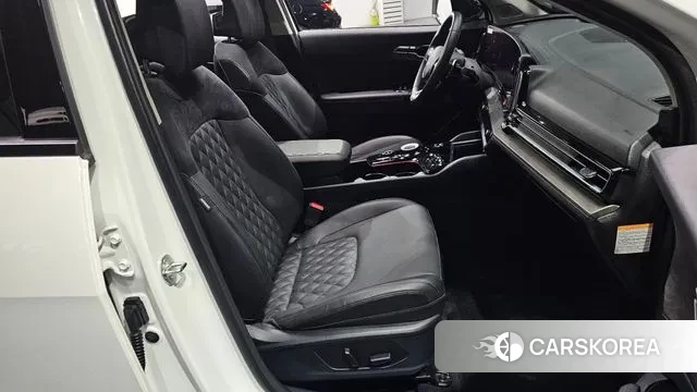 Kia Sportage 5th Generation Hybrid 2023 Белый из Кореи, фото 2