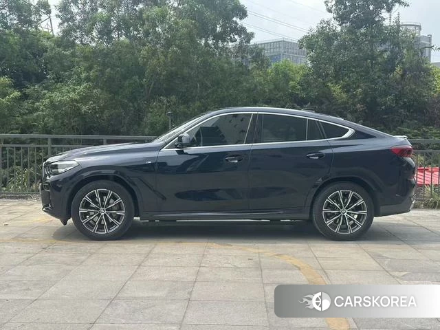BMW X6 2022 Черный из Китая, фото 2