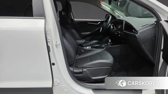Kia Di Ol Nu Niro 2022 Белый из Кореи, фото 2