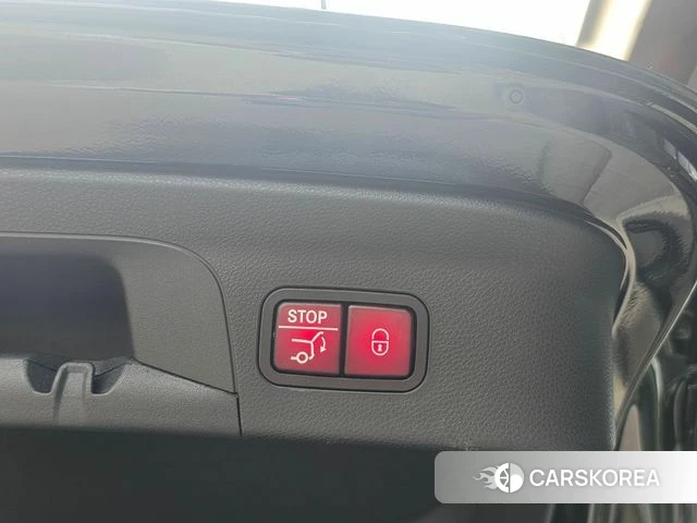 Mercedes-Benz GLC-Class X253 2023 Черный из Кореи, фото 2