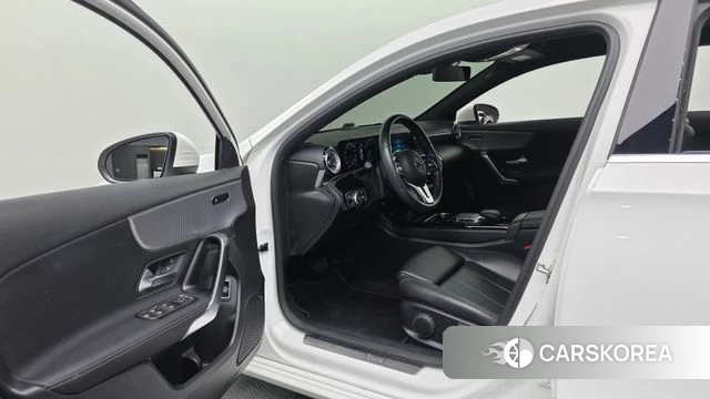 Mercedes-Benz A-Class W177 2022 Белый из Кореи, фото 2