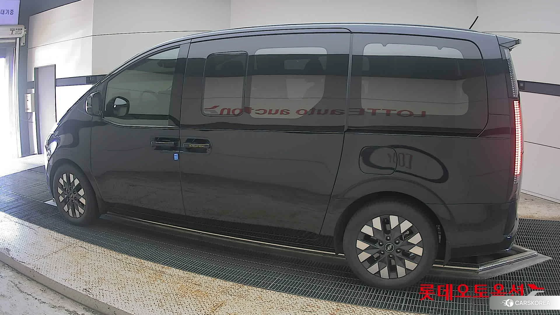 Hyundai Staria Lounge 2022 Другое из Кореи, фото 2