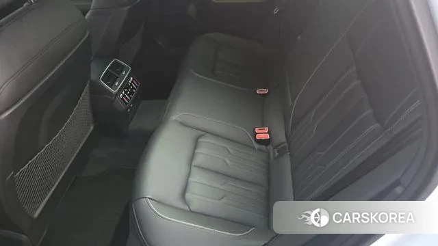 Audi A6 (C8) 2025 Белый из Кореи, фото 2