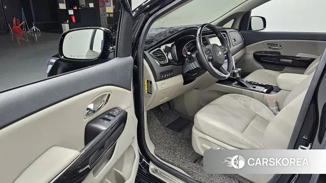 Kia The New Carnival 2019 Черный из Кореи, фото 2