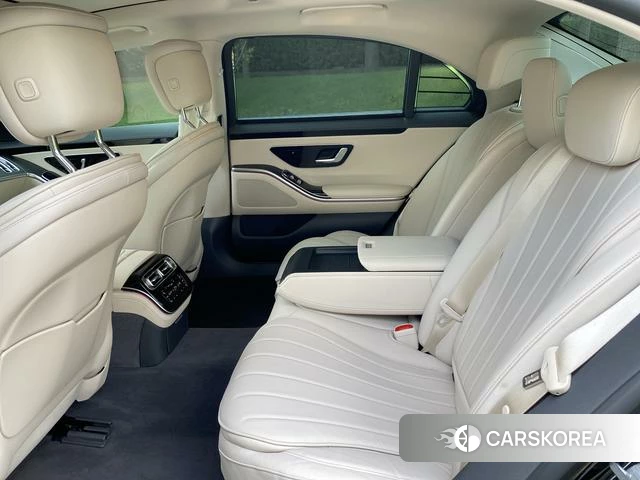 Mercedes-Benz S-class 2024 Черный из Китая, фото 2