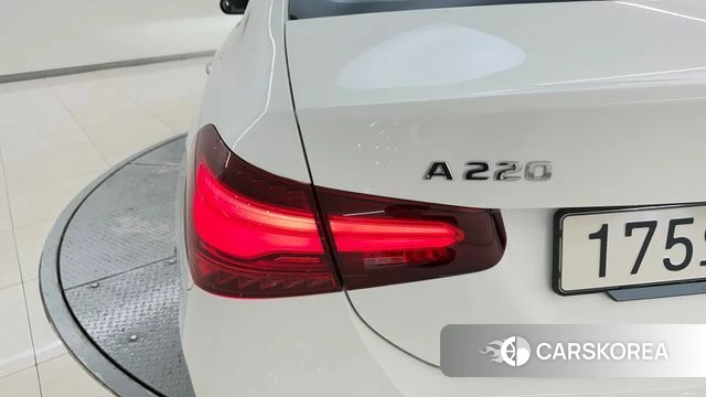 Mercedes-Benz A-Class W177 2025 Белый из Кореи, фото 2