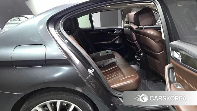 BMW 5 Series (G30) 2018 Серый из Кореи, фото 2