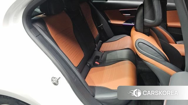 Mercedes-Benz C-Class W206 2023 Белый из Кореи, фото 2