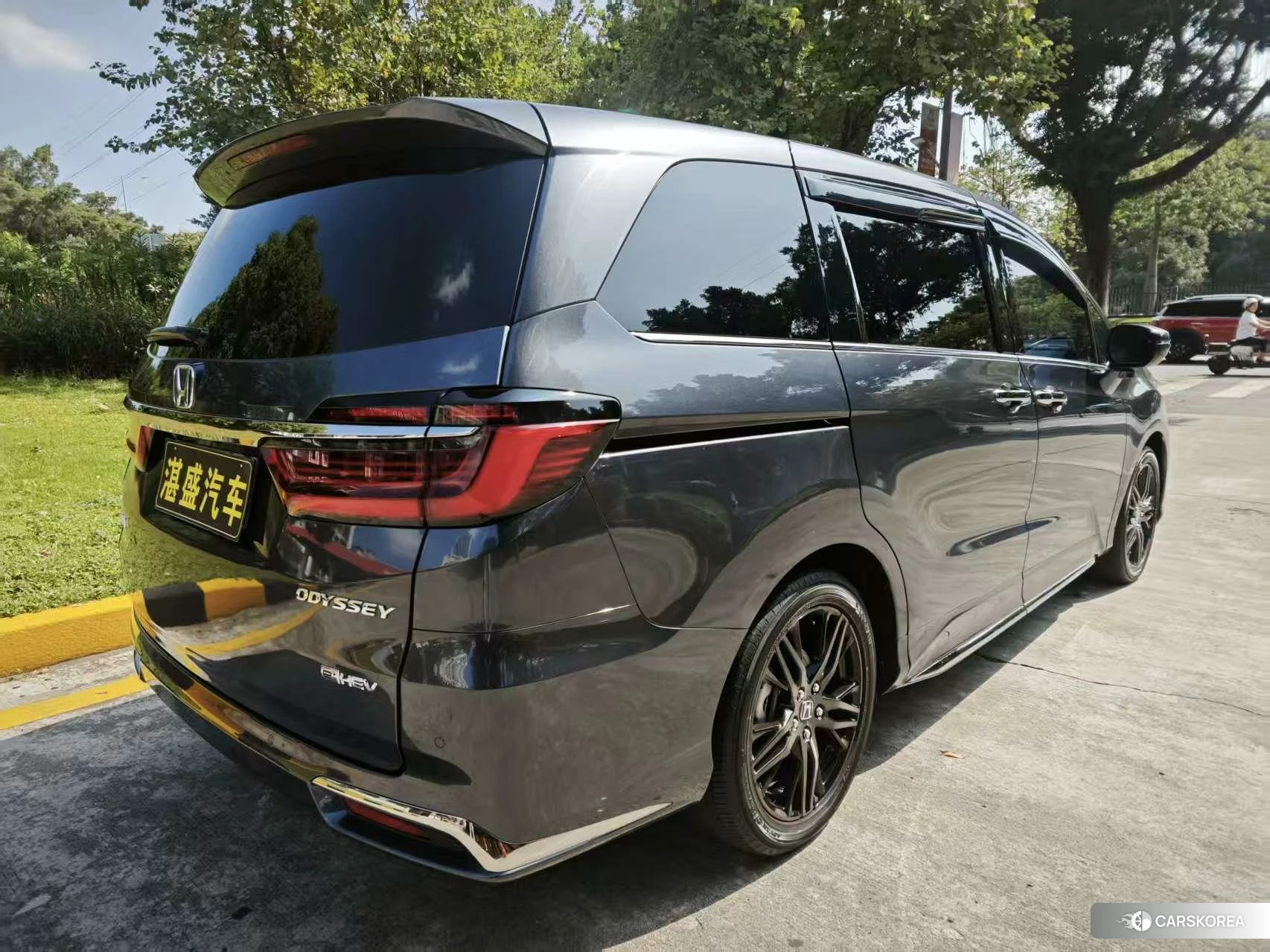 Honda Odyssey 2021 Темно-серый из Китая, фото 2
