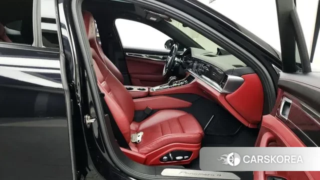 Porsche Panamera (971) 2018 Черный из Кореи, фото 2