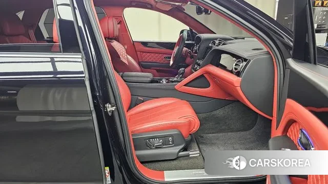 Bentley Bentayga 2023 Черный из Кореи, фото 2